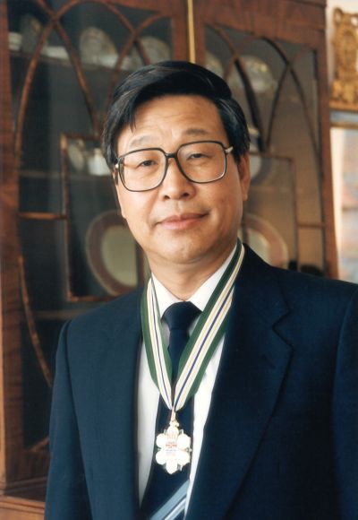 Dr. Suezone Chow