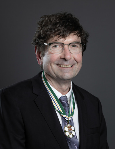 Dr. Dolph Schluter