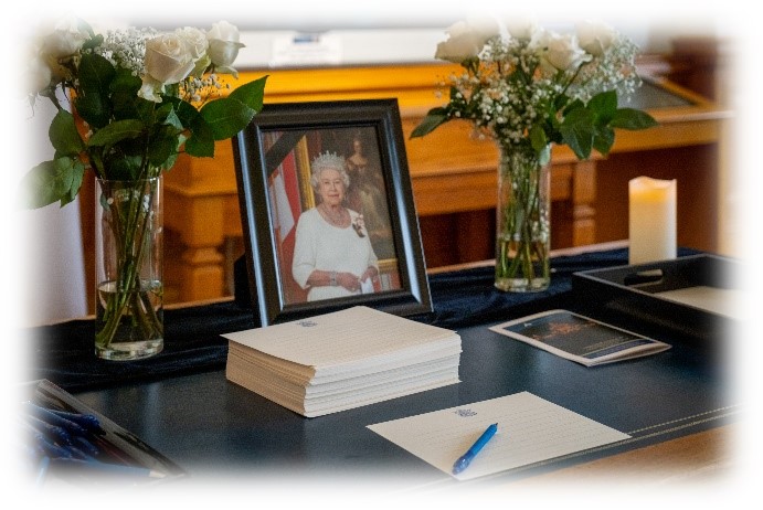 Picture of Queen Elizabeth II, Queen of Canada and condolence cards