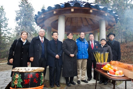 Kelowna_Commemorative monument unveiling