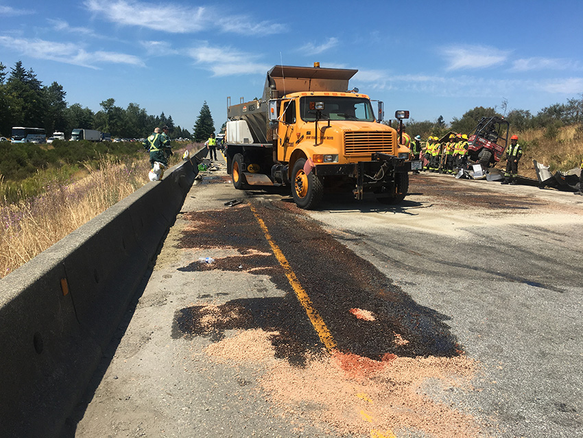 Dump truck with spilled product