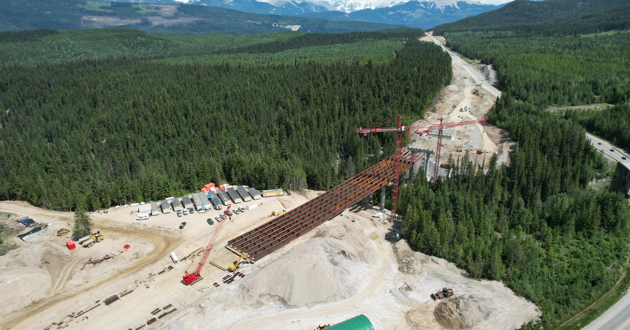 Replacing the two-lane bridge crossing at Quartz Creek, 40 km west of Golden, with a new four-lane bridge, access improvements to forest service roads and widening 4.4 km of two-lane highway to four lanes.